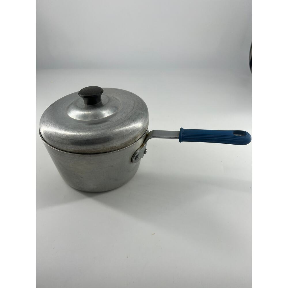 Wear Ever Pot Pan 2 3/4 Quarts Made in USA Kitchen NSF Aluminum Lid Saucepan